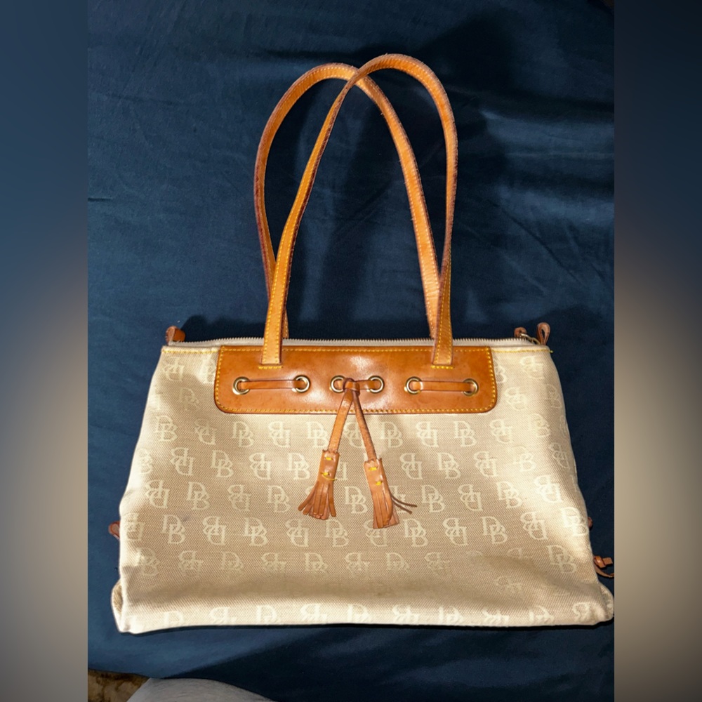 Dooney & Bourke Shoulder Bag 👜